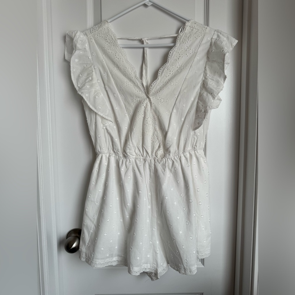 NWT Francesca’s White Romper Lace